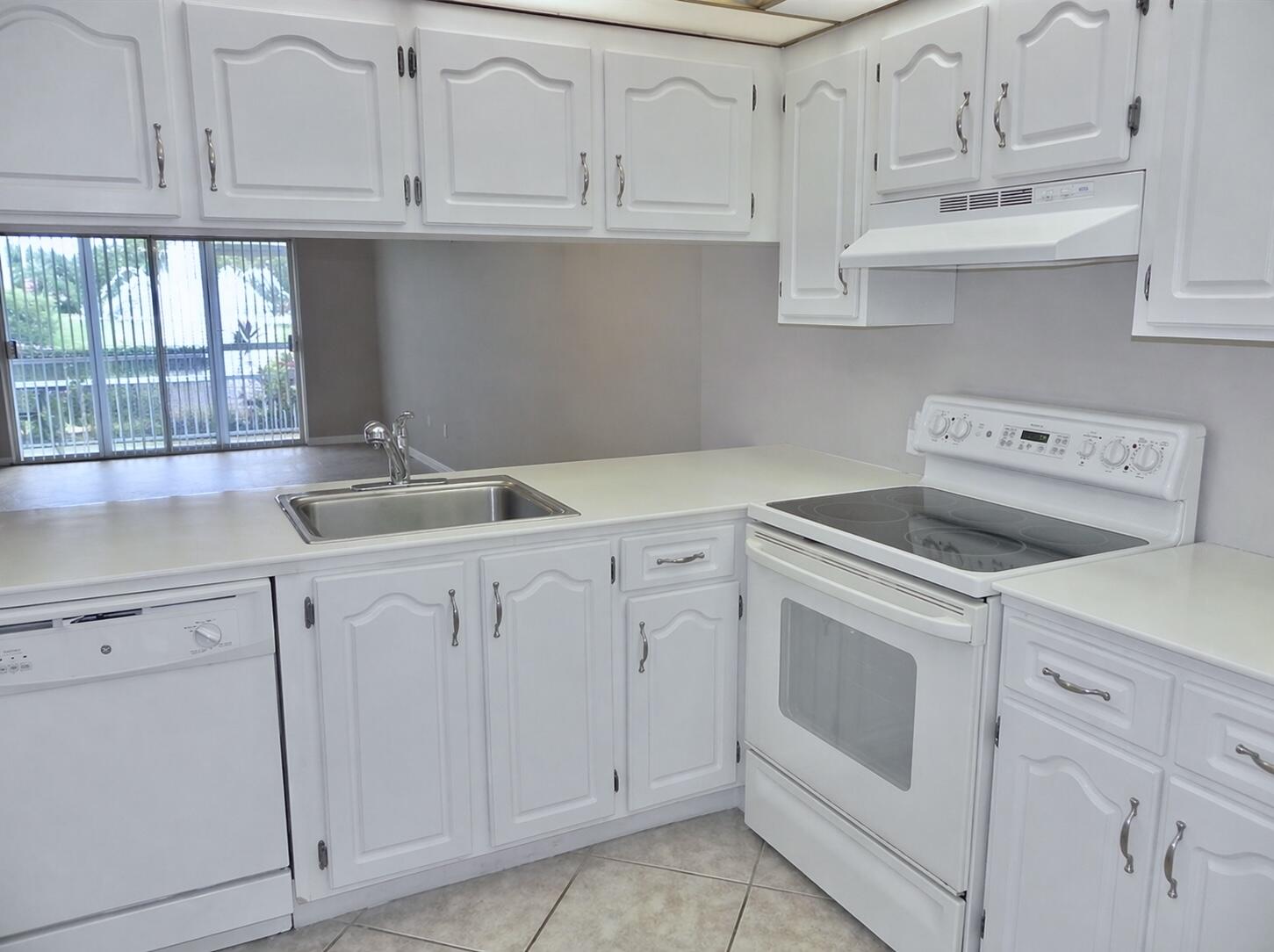 BAHAMA VILLAGE CONDO - Residential Lease