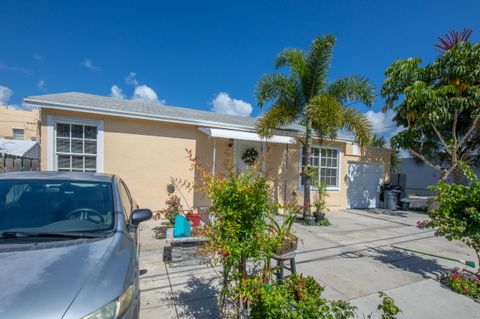 A home in Lake Worth Beach