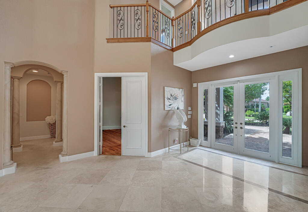 VERSAILLES - Residential