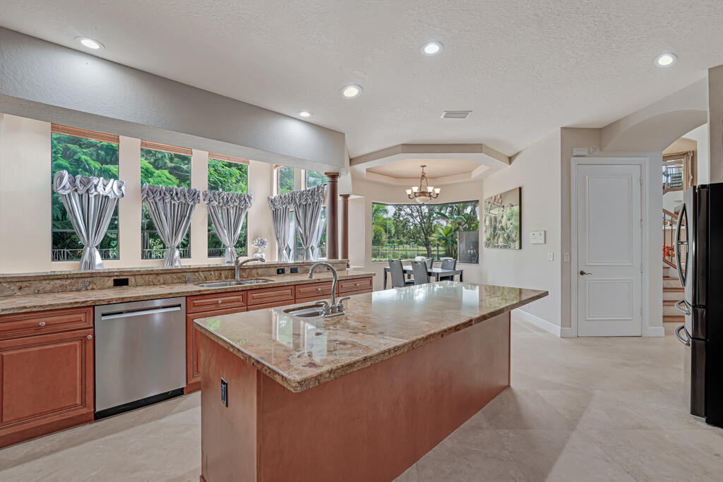 VERSAILLES - Residential