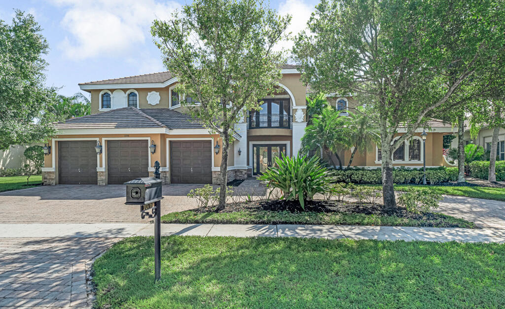 VERSAILLES - Residential