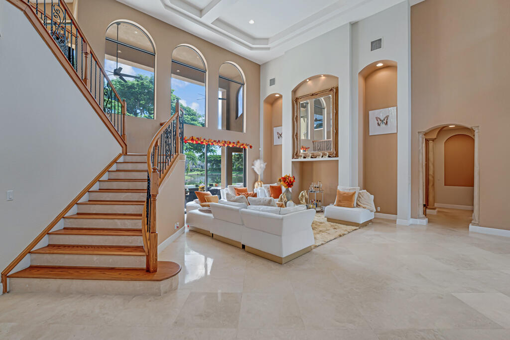 VERSAILLES - Residential