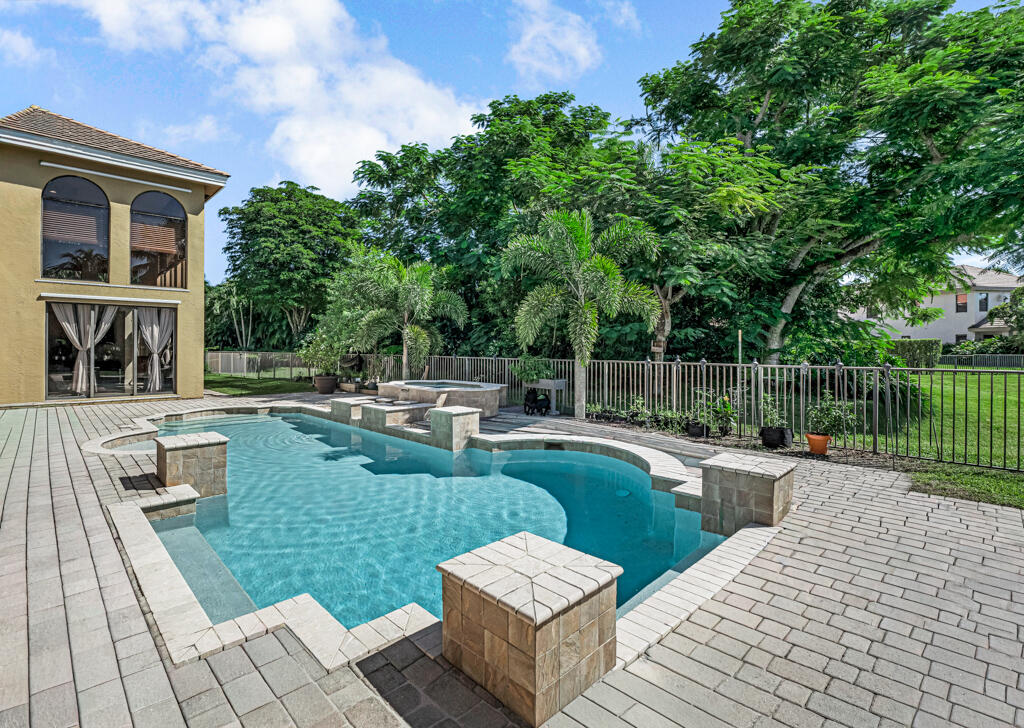 VERSAILLES - Residential