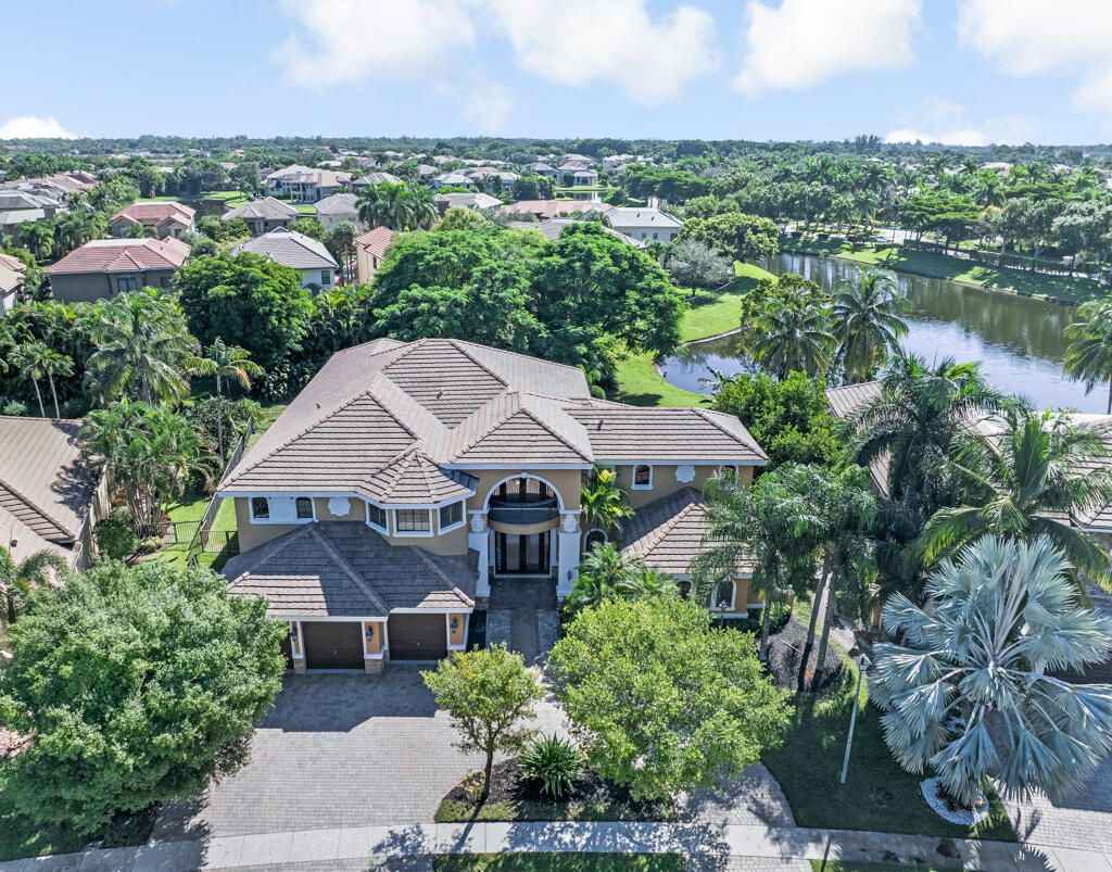 Photo of 10766 10766 Versailles Blvd, Wellington, FL 33449 (MLS # R11132689)