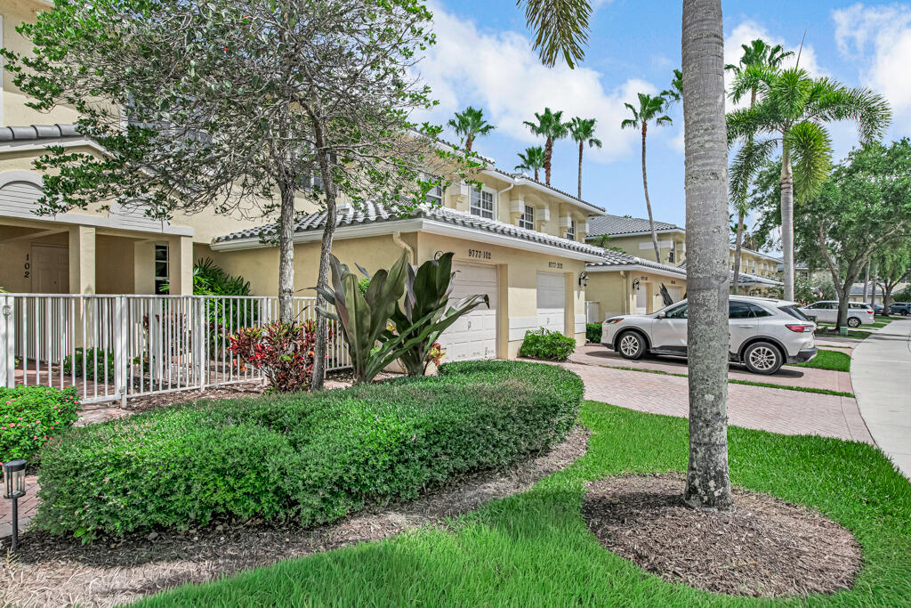 BAYWINDS/WINDJAMMER COVE CONDO - Residential