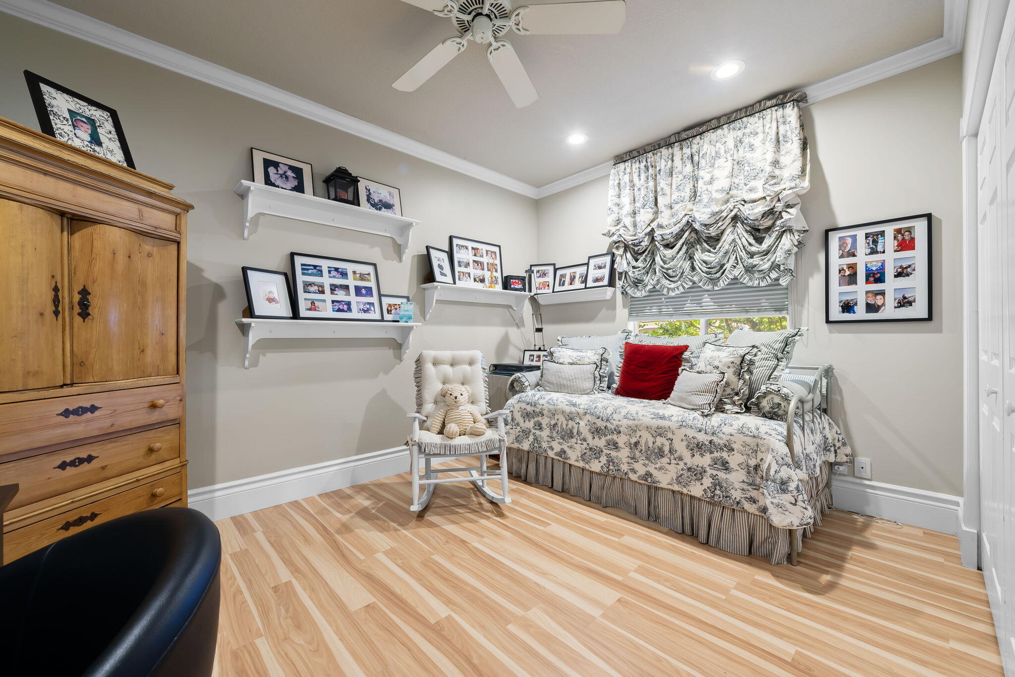 SECTOR 7 SOUTH - - Residential