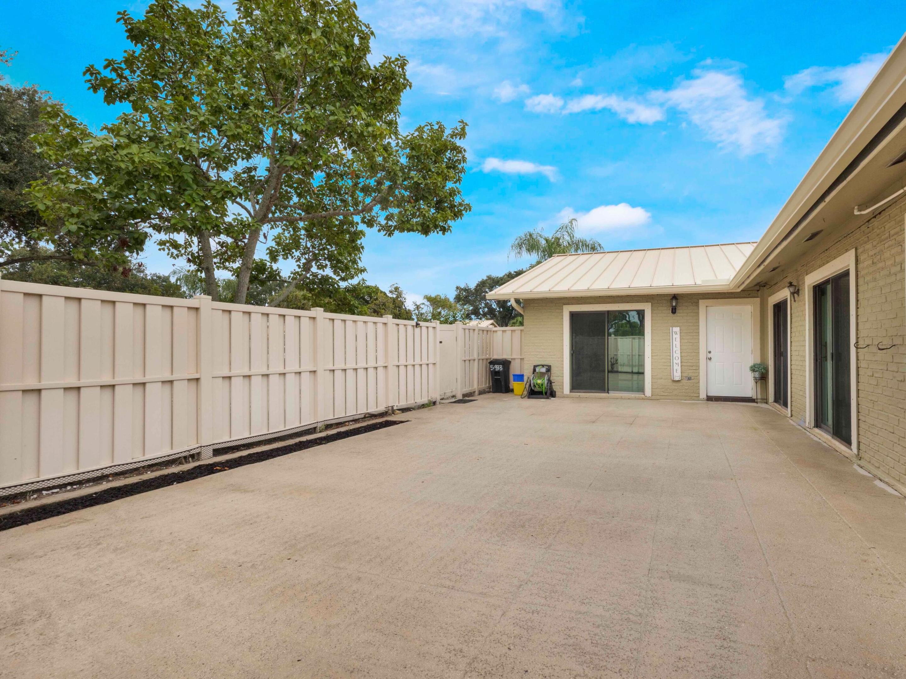 5933 GOLDEN EAGLE Circle