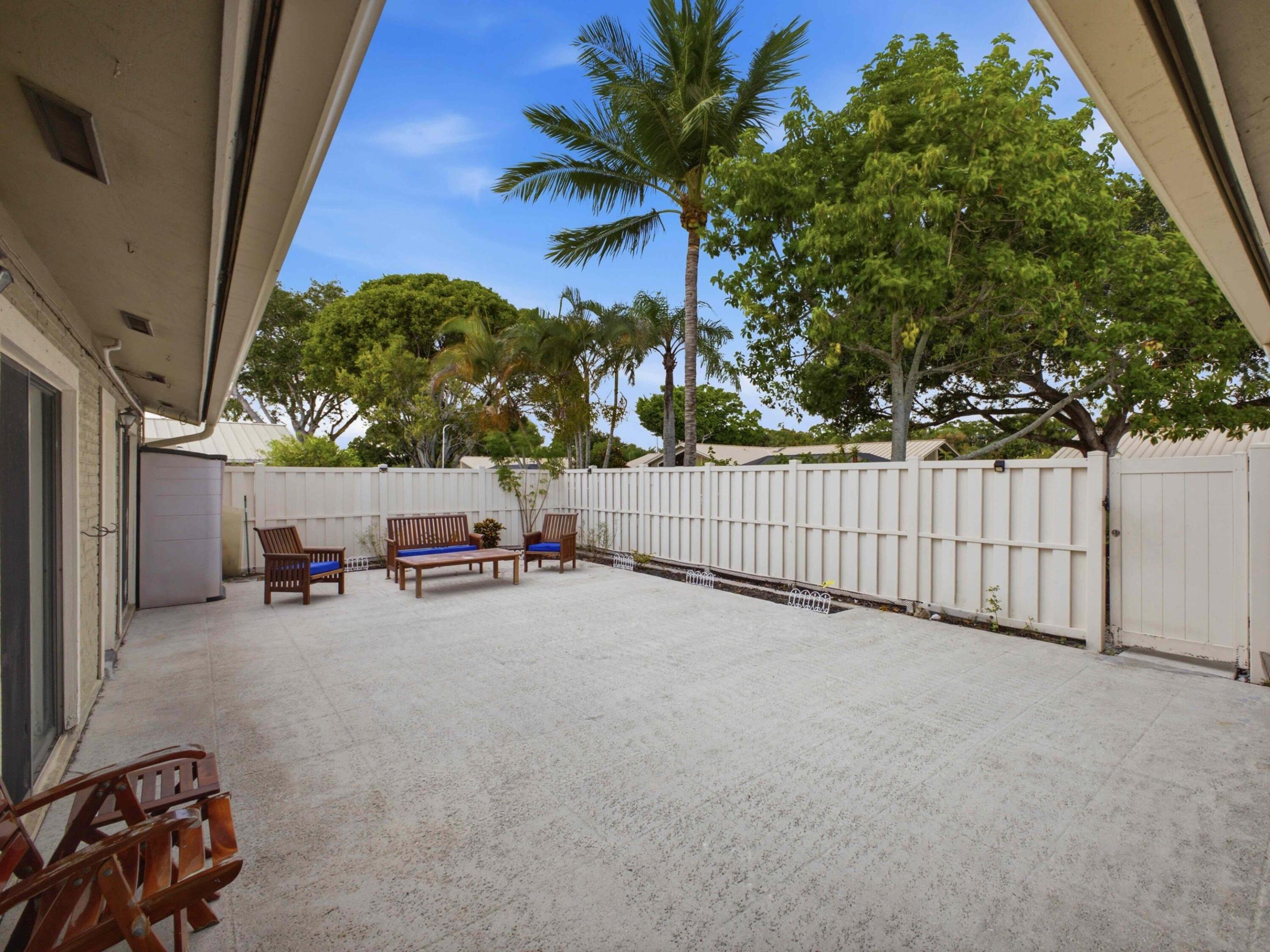 5933 GOLDEN EAGLE Circle