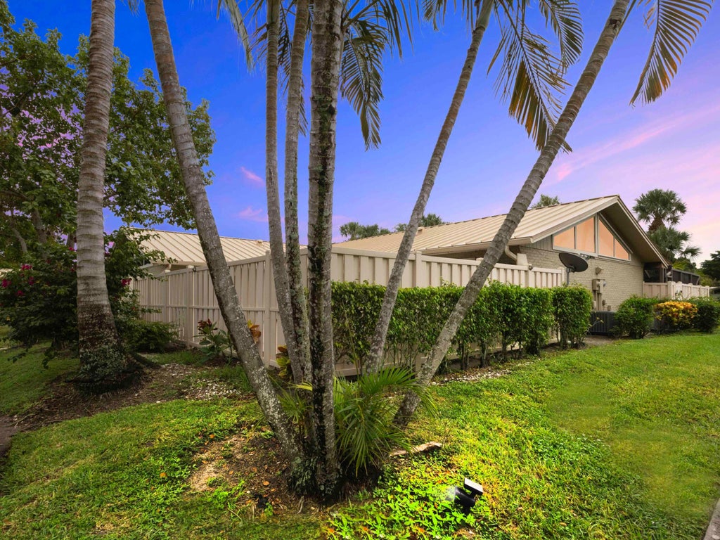 Photo of 5933 GOLDEN EAGLE Circle, Palm Beach Gardens, FL 33418 (MLS # B26064062)