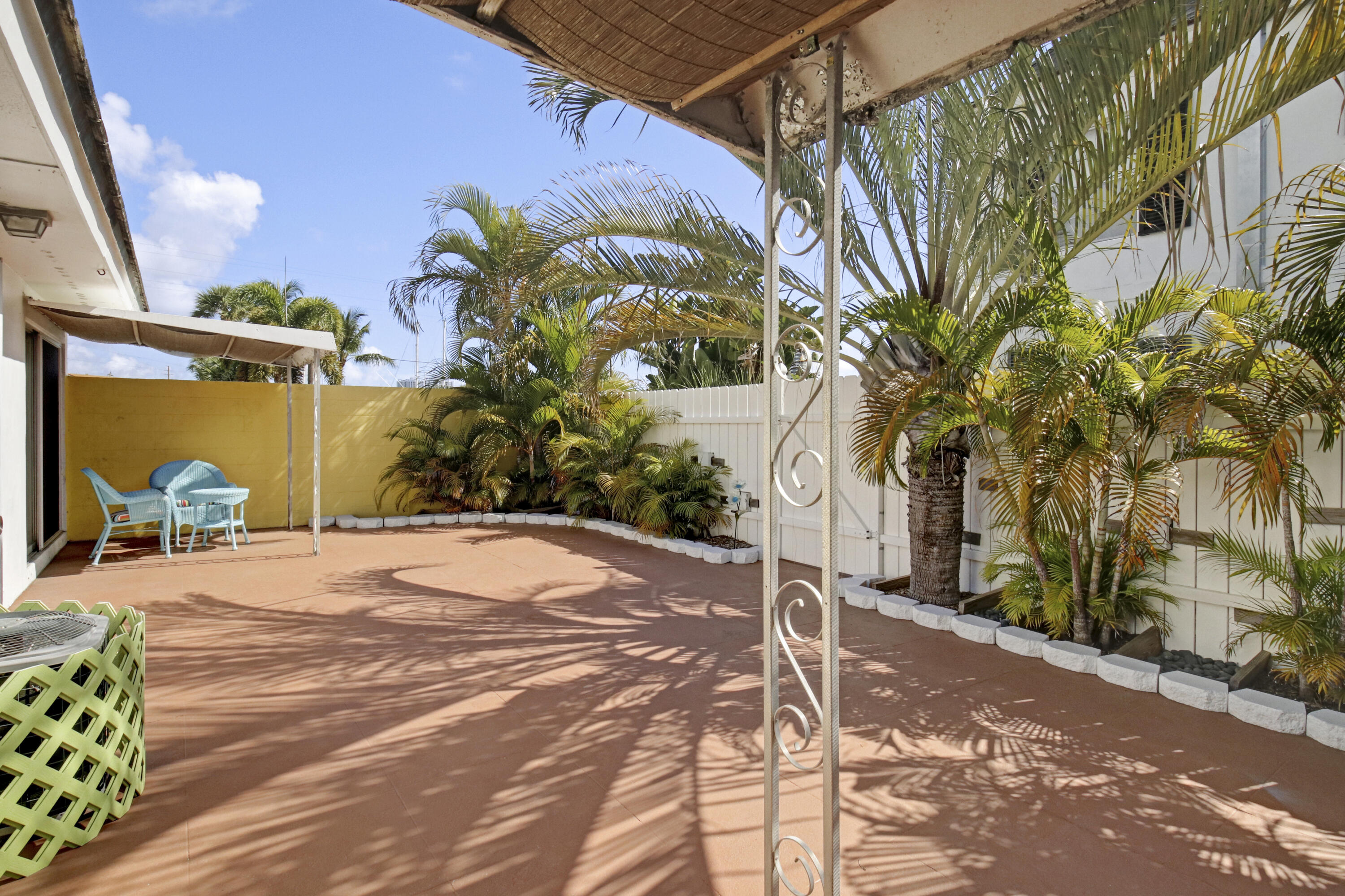 PROVINCE CONDO - Residential Lease