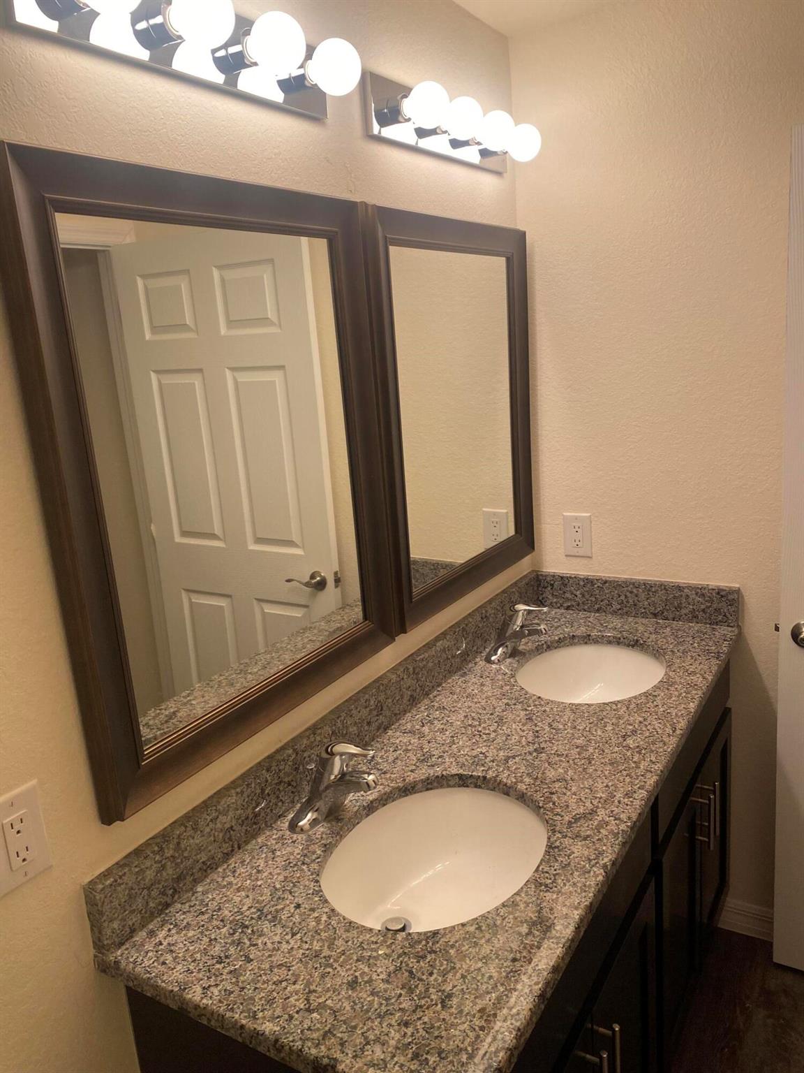 PT LABELLE UNIT 1 - Residential