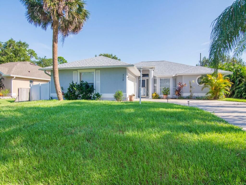 Photo of 710 Doctor Avenue, Sebastian, FL 32958 (MLS # R11012037)
