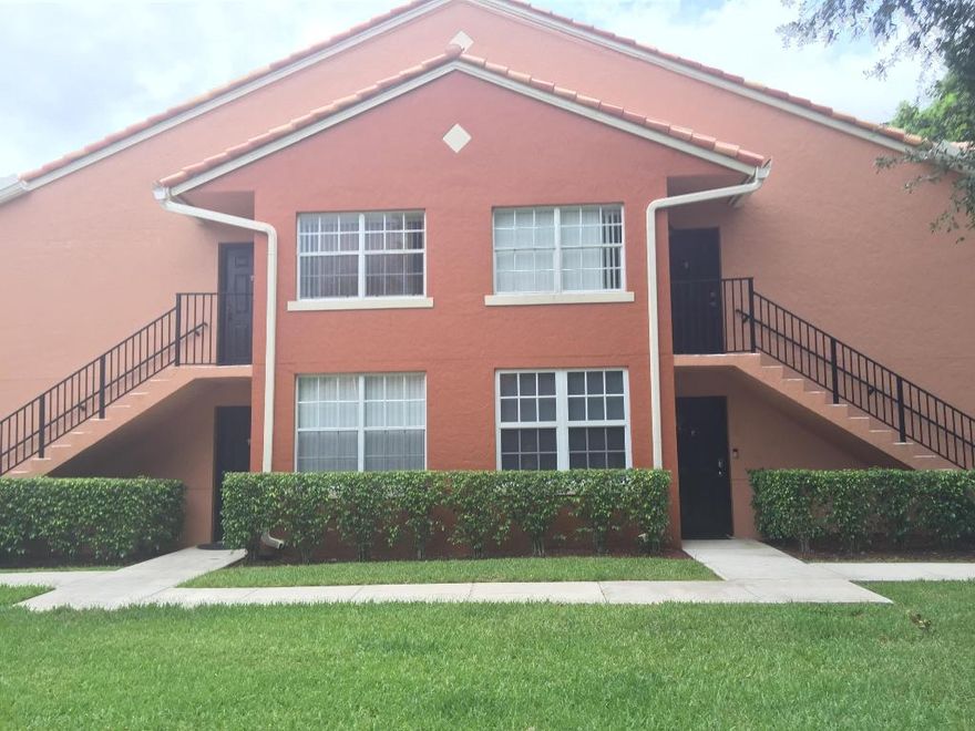 BOCA RATON EXCEPTIONAL   SECOND FLOOR CORNER APARTMENT  WITH PRIVATE VIEW IN A 24 HOURS MANNED  SECURITY GATE COMUNITY IN THE HEART OF BOCA RATON.  PRIVILIGED  LOCATED   CLOSE TO ALL MAJOR HIGWAYS, TOWN CENTER  MALL, SHOPS,RESTAURANTS, AND THE BEACH. JUST FRESHLY PAINTED CONDO WITH, BEAUTIFUL MARBLE  FLOORS, NEW CARPETS,  GRANITE COUNTERTOP, KITCHEN ISLAND,  STAINLES STEEL APPLIANCES, WASH AND DRAYER INSIDE,. BOCAR CONDOMINI  RENT INCLUDED CABLE INTERNET WATER, SECURITY MONITORY PLUS BUILDING INSURANCE. COMUNITY FEATURES DOORMAN DAY AND NIGHT, HEATED POOL, SPA,  FITNESS CENTER, BILLAR  ROOM, TENNIS COURT, PLAYGOUND &  MUCH MOORE. GREAT '' A'' RATE SCHOOL AREA. MUST SEE.