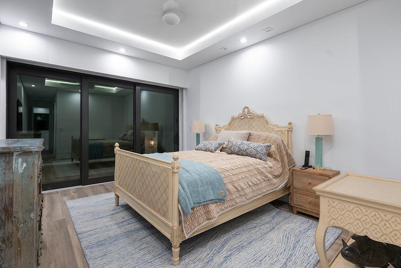 SAILFISH POINT - Residential