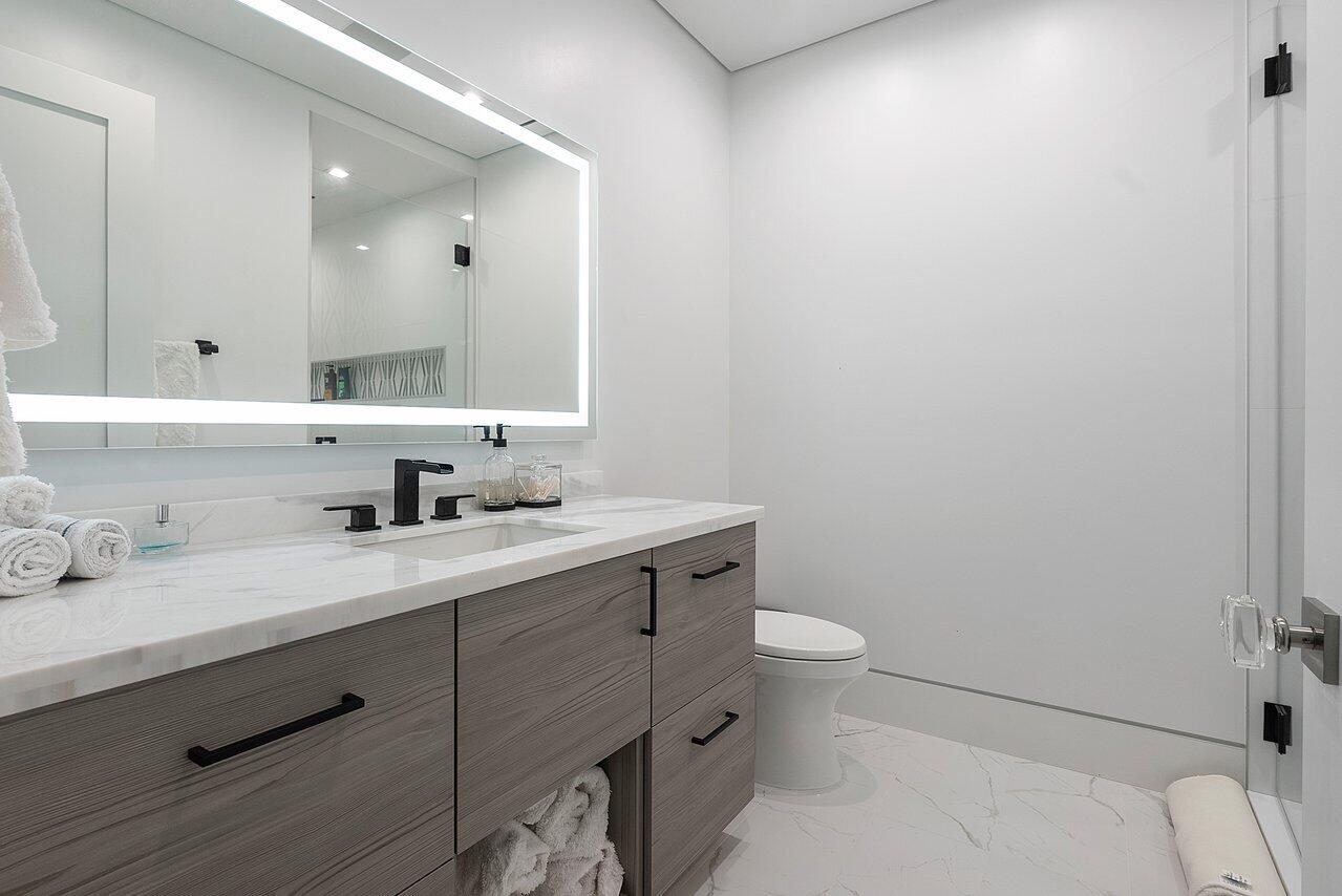 SAILFISH POINT - Residential