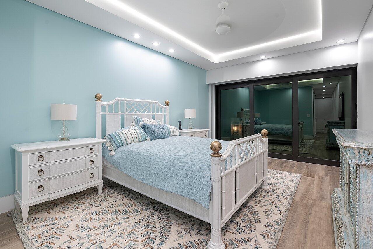 SAILFISH POINT - Residential