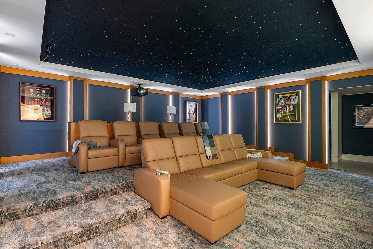 SAILFISH POINT - Residential