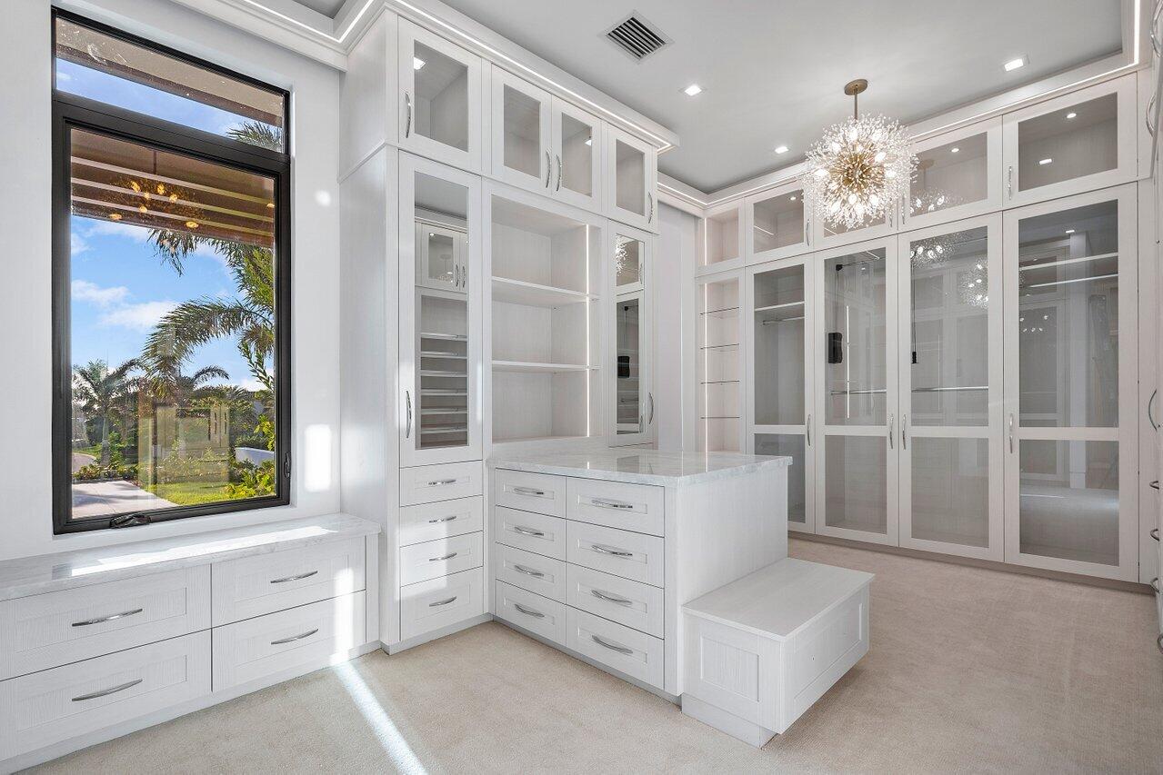 SAILFISH POINT - Residential