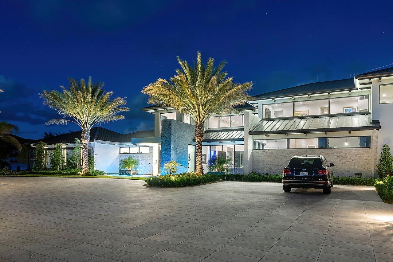 SAILFISH POINT - Residential