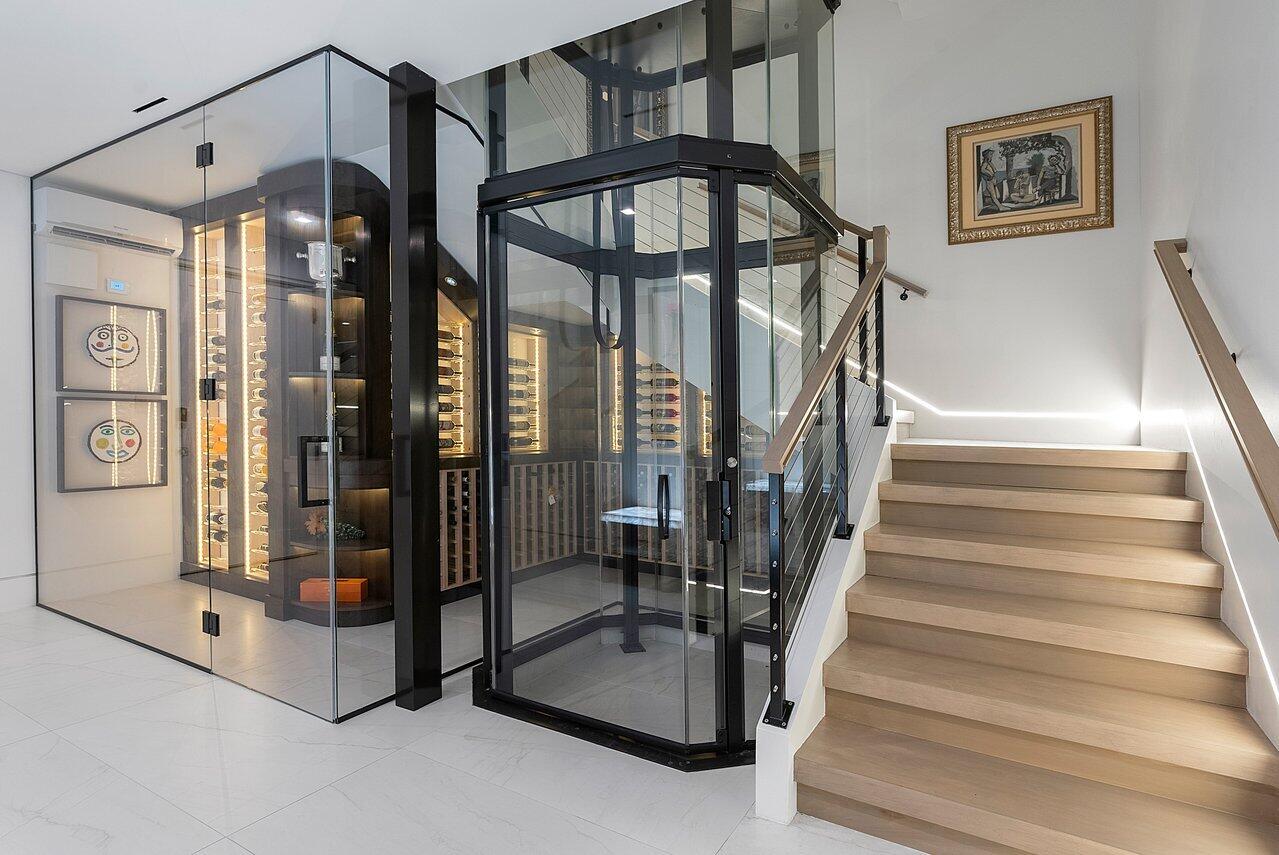 SAILFISH POINT - Residential