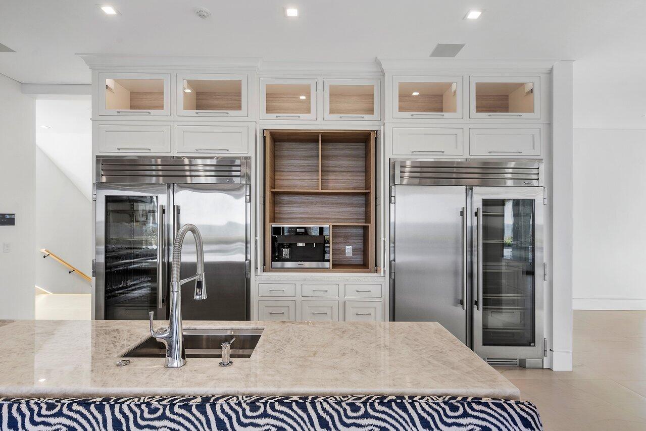 SAILFISH POINT - Residential