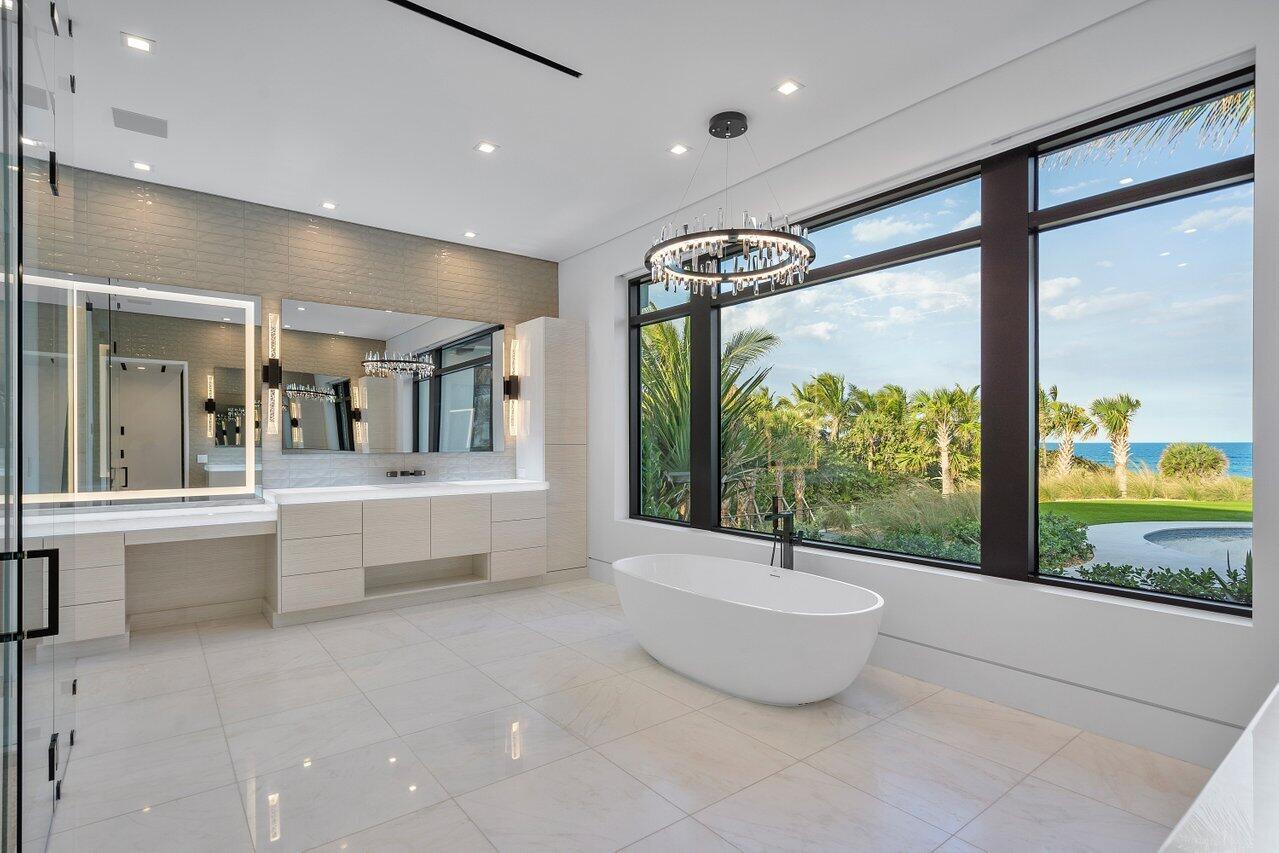 SAILFISH POINT - Residential