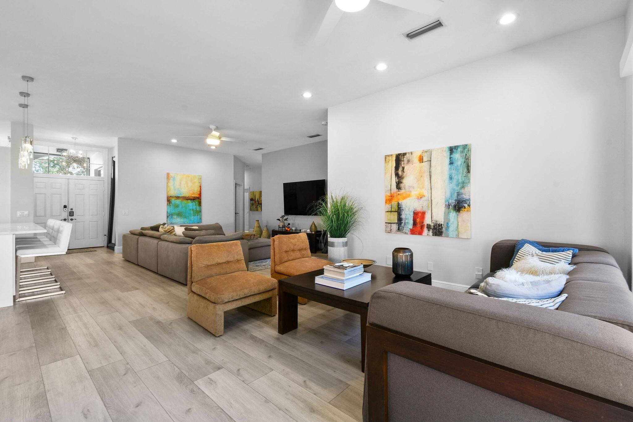 HAMPTONS AT MAPLEWOOD - Residential