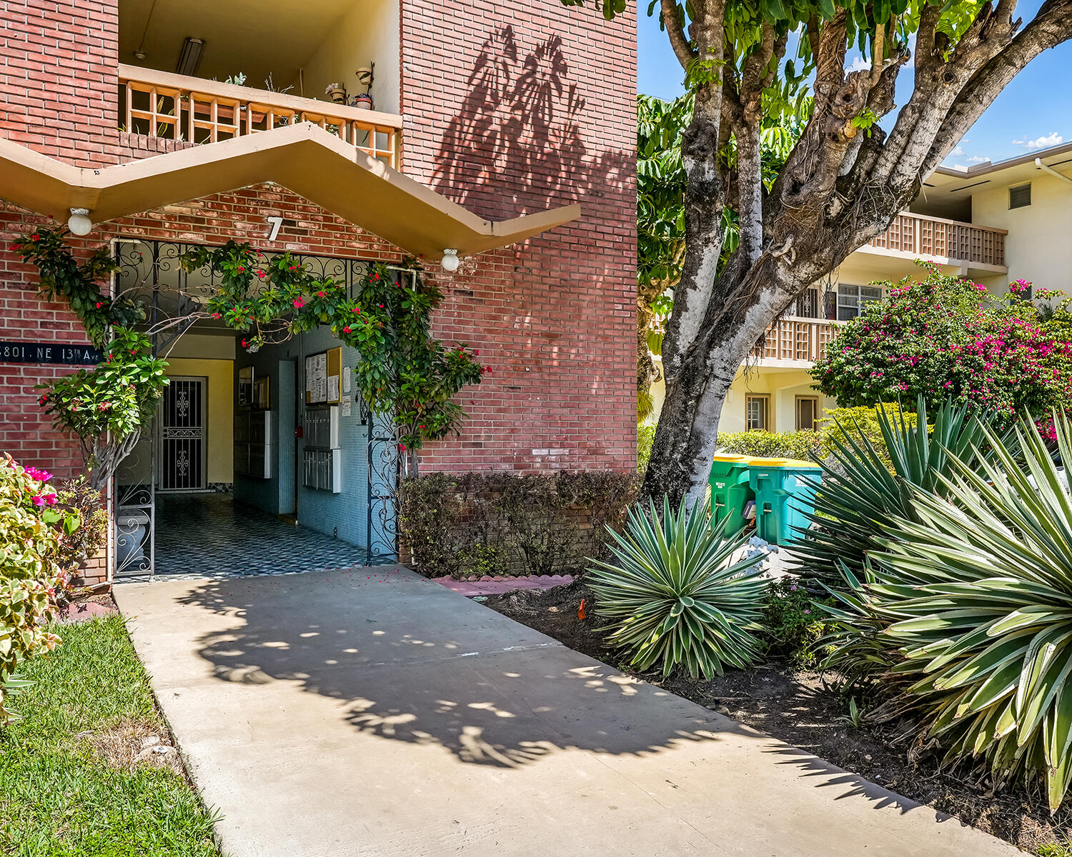 MAR-LEN GARDENS NO 7 CORP CO-OP - Residential