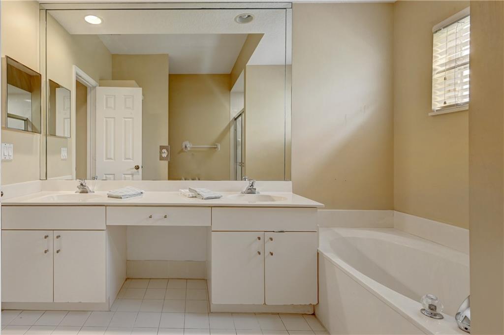 WYNDHAM LAKES SOUTH - Residential