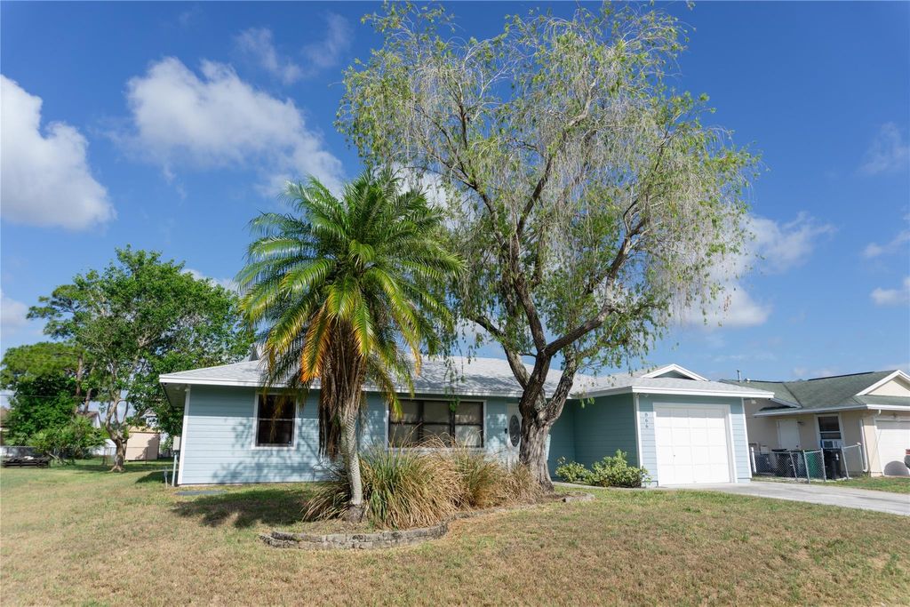 Photo of 866 SW Curry Street, Port Saint Lucie, FL 34983 (MLS # F10428479)