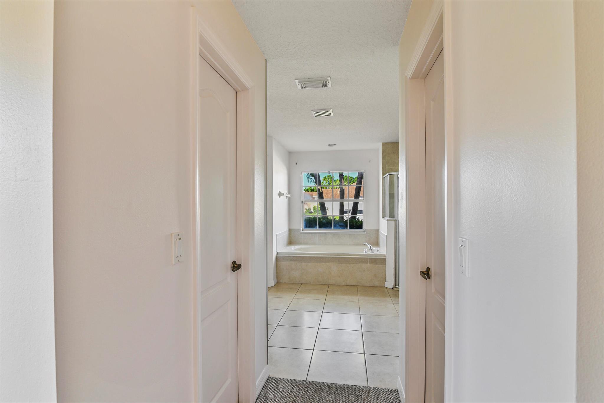 PORT ST LUCIE SECTION 19 - Residential Lease