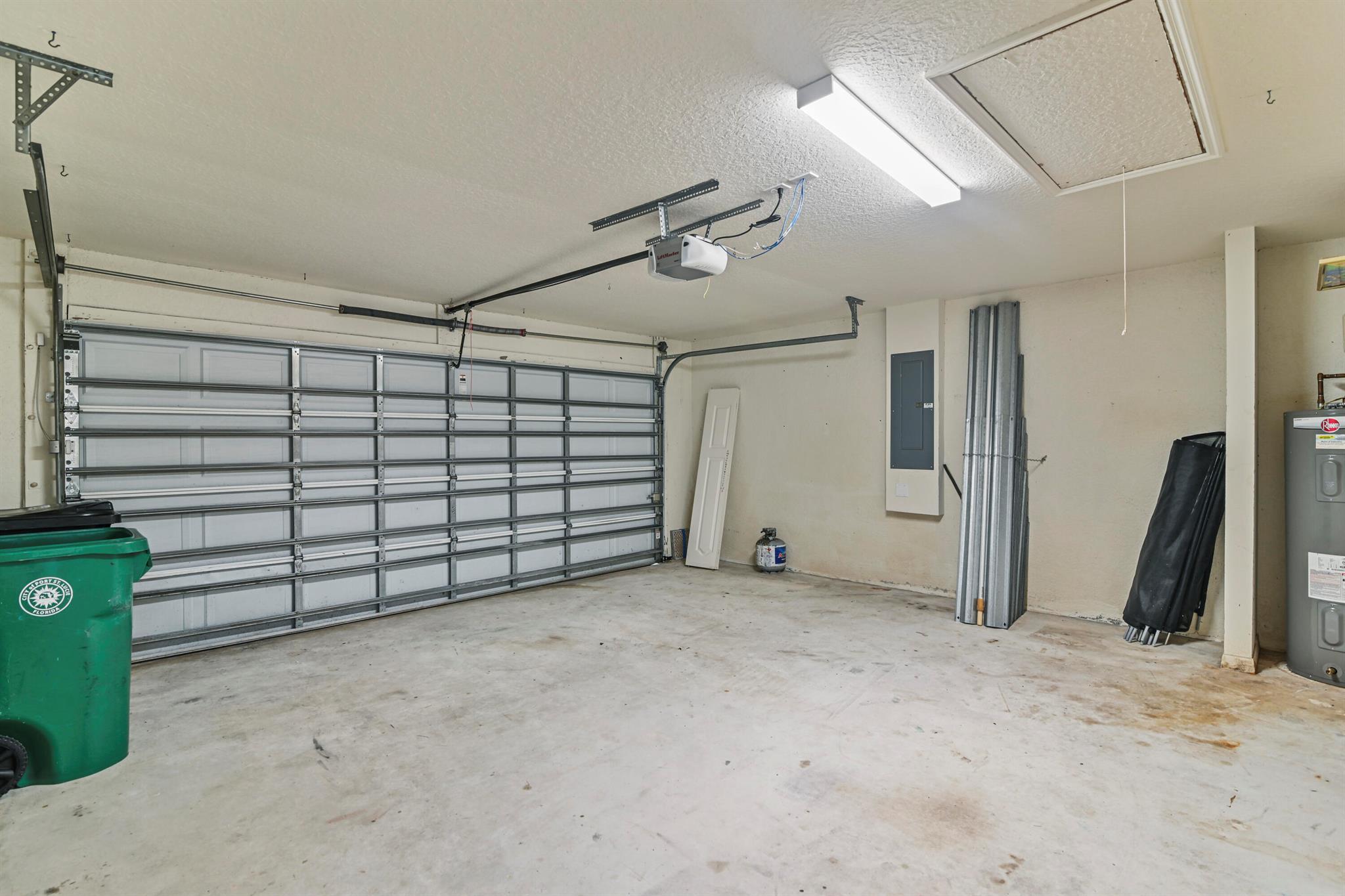 PORT ST LUCIE SECTION 19 - Residential Lease