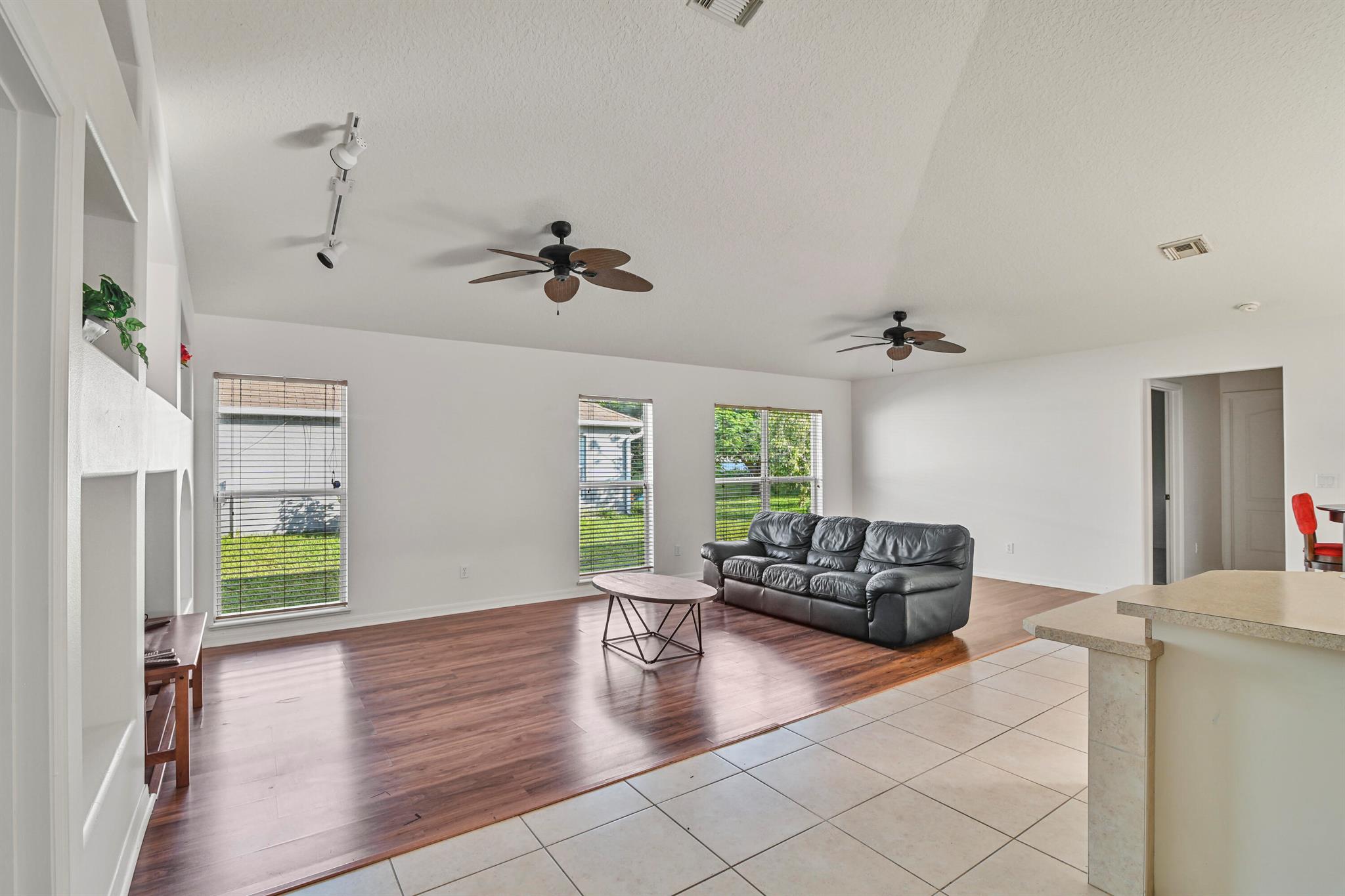 PORT ST LUCIE SECTION 19 - Residential Lease