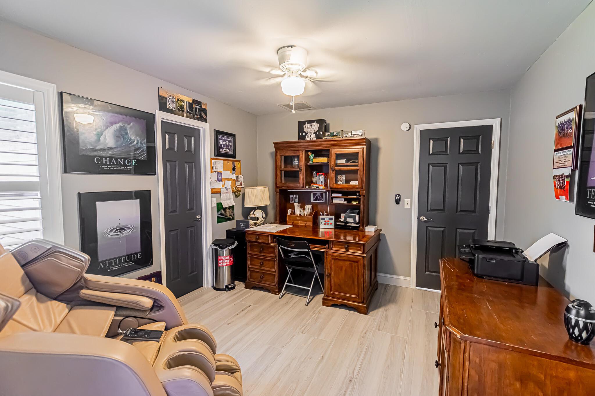 COUNTRY CLUB ESTATES - Residential