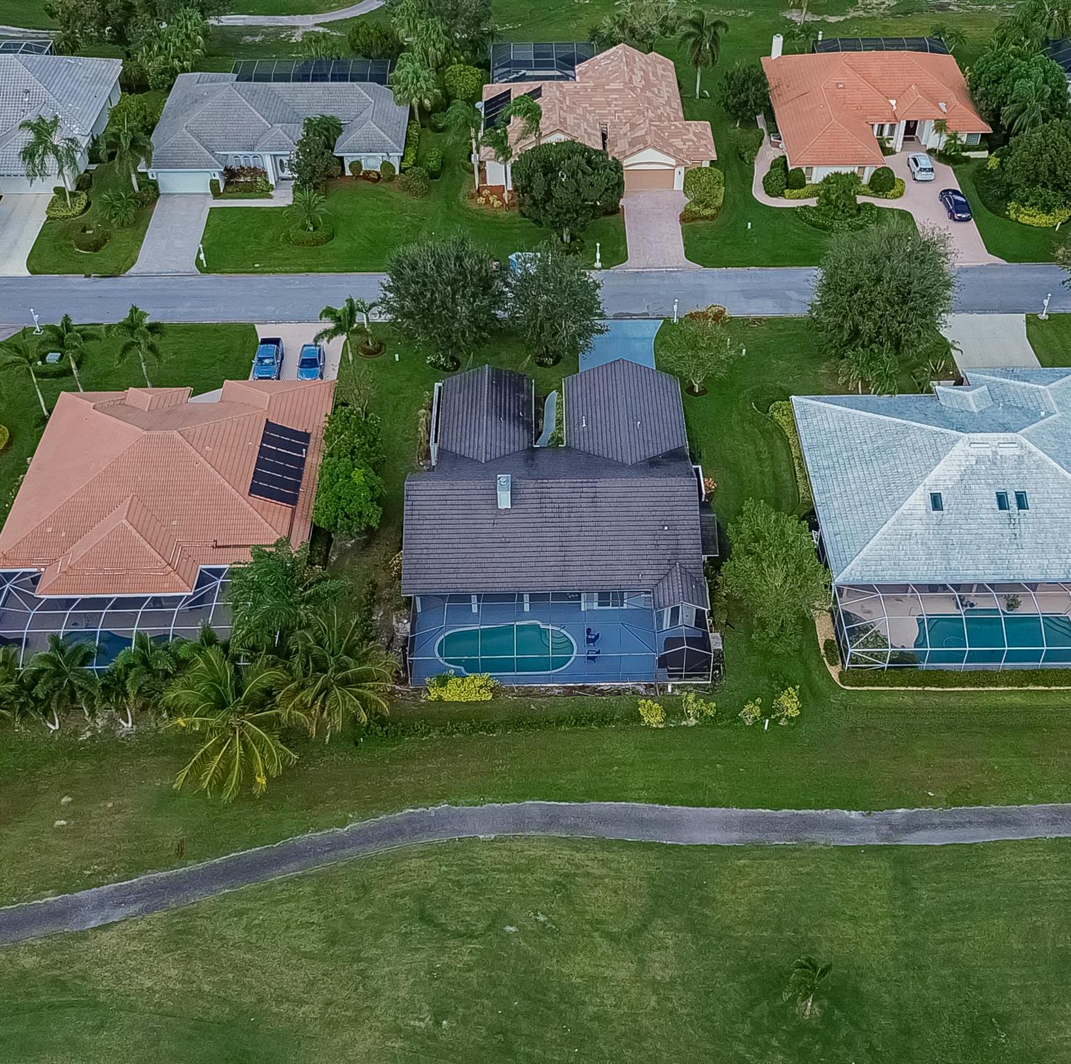 COUNTRY CLUB ESTATES - Residential