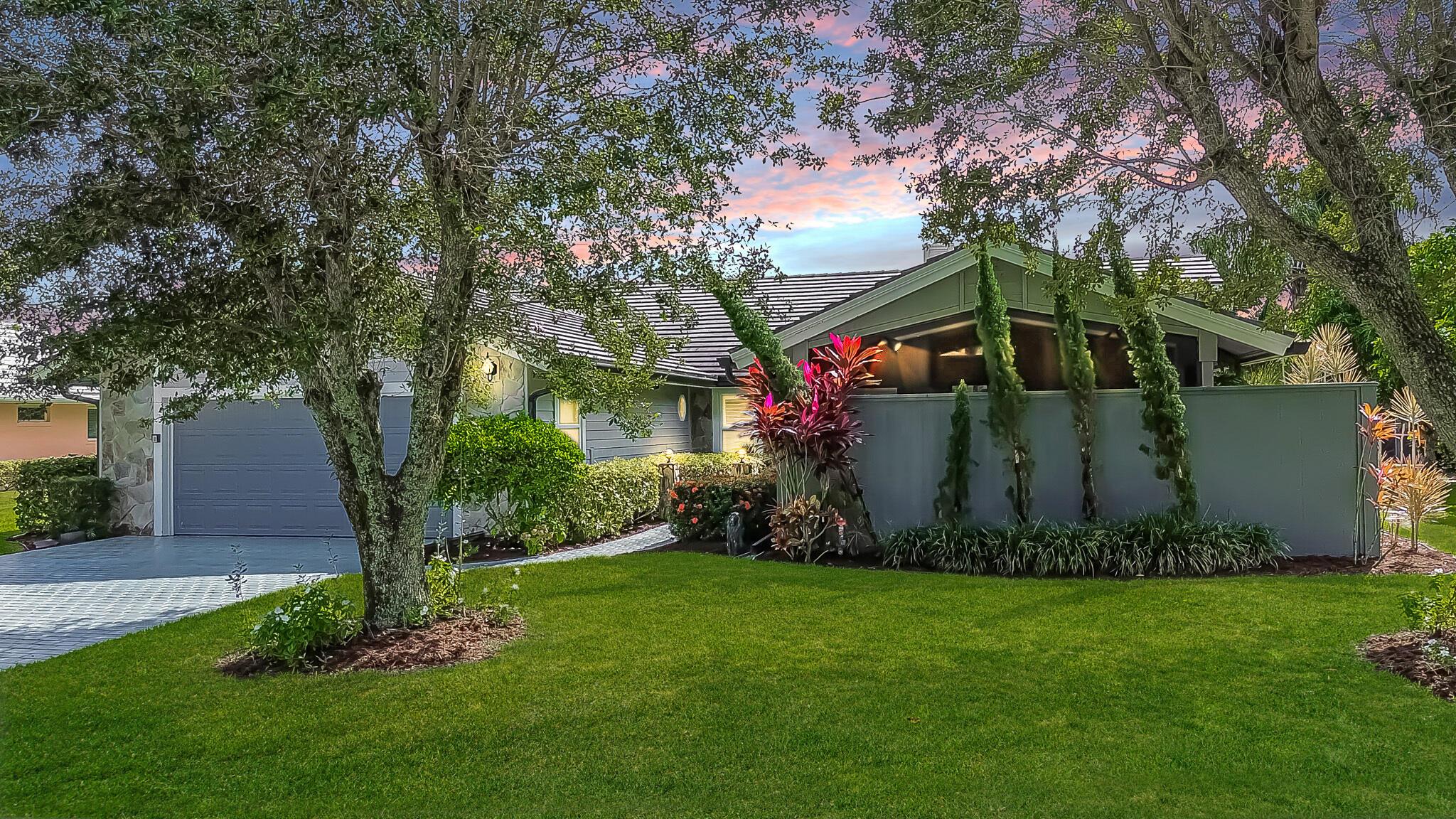 COUNTRY CLUB ESTATES - Residential