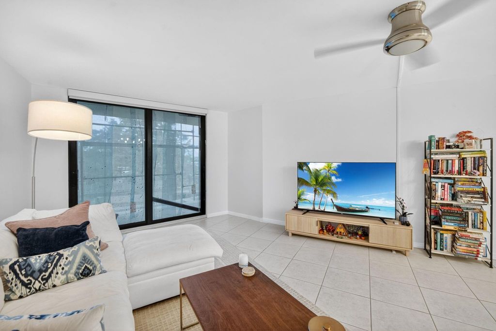 Photo of 3900 N Hills Drive #306, Hollywood, FL 33021 (MLS # F10555754)