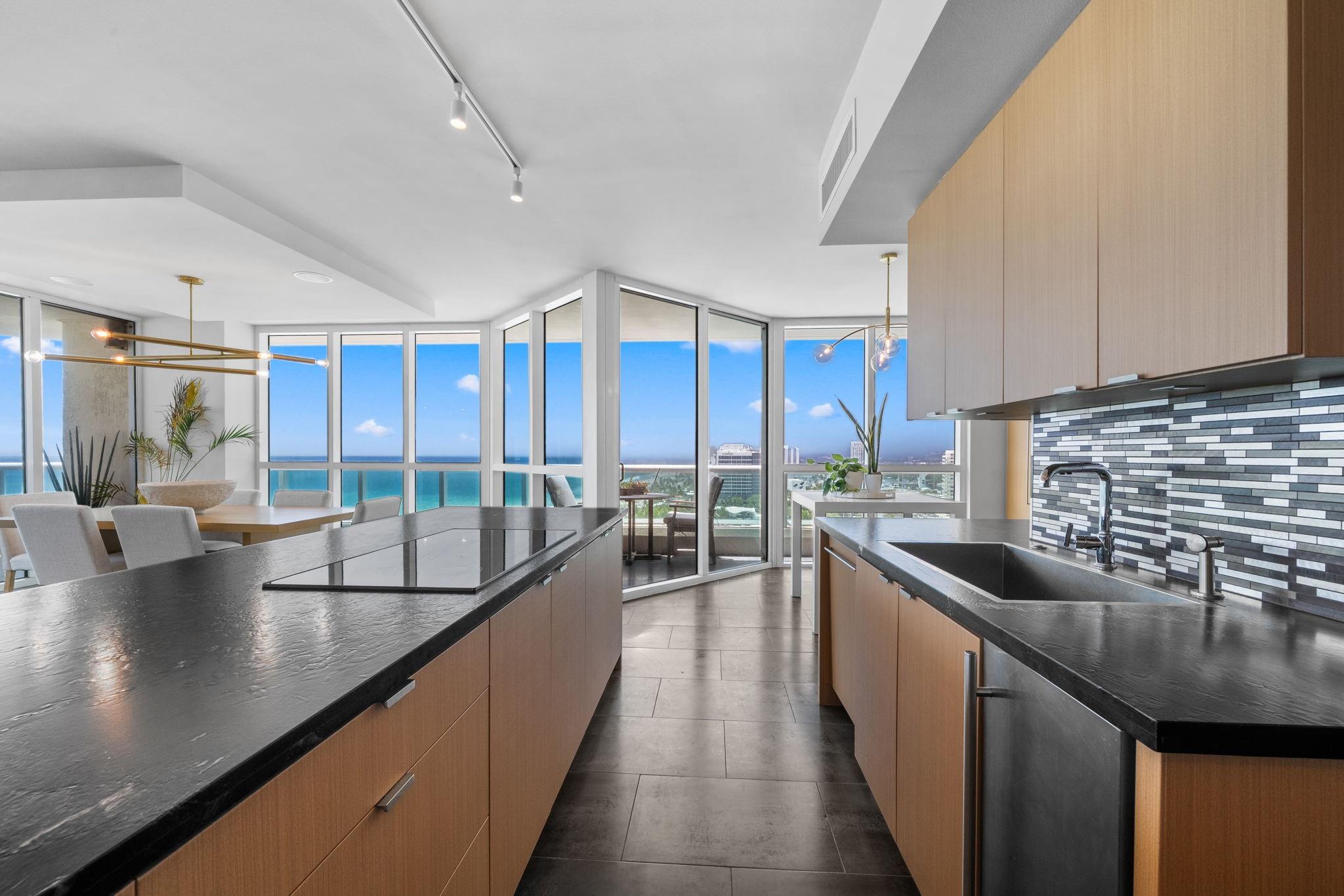 LAS OLAS BEACH CLUB - Residential