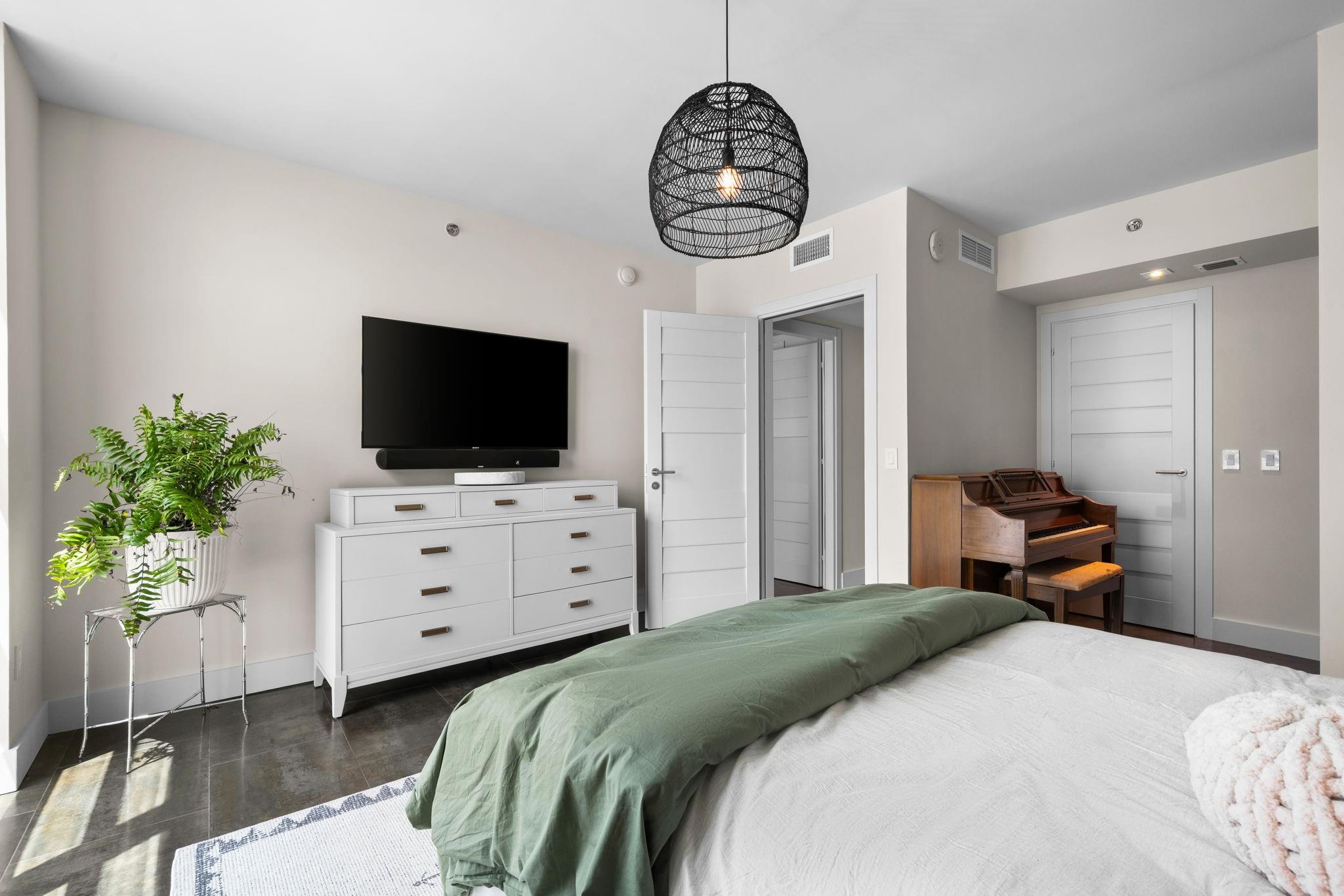 LAS OLAS BEACH CLUB - Residential