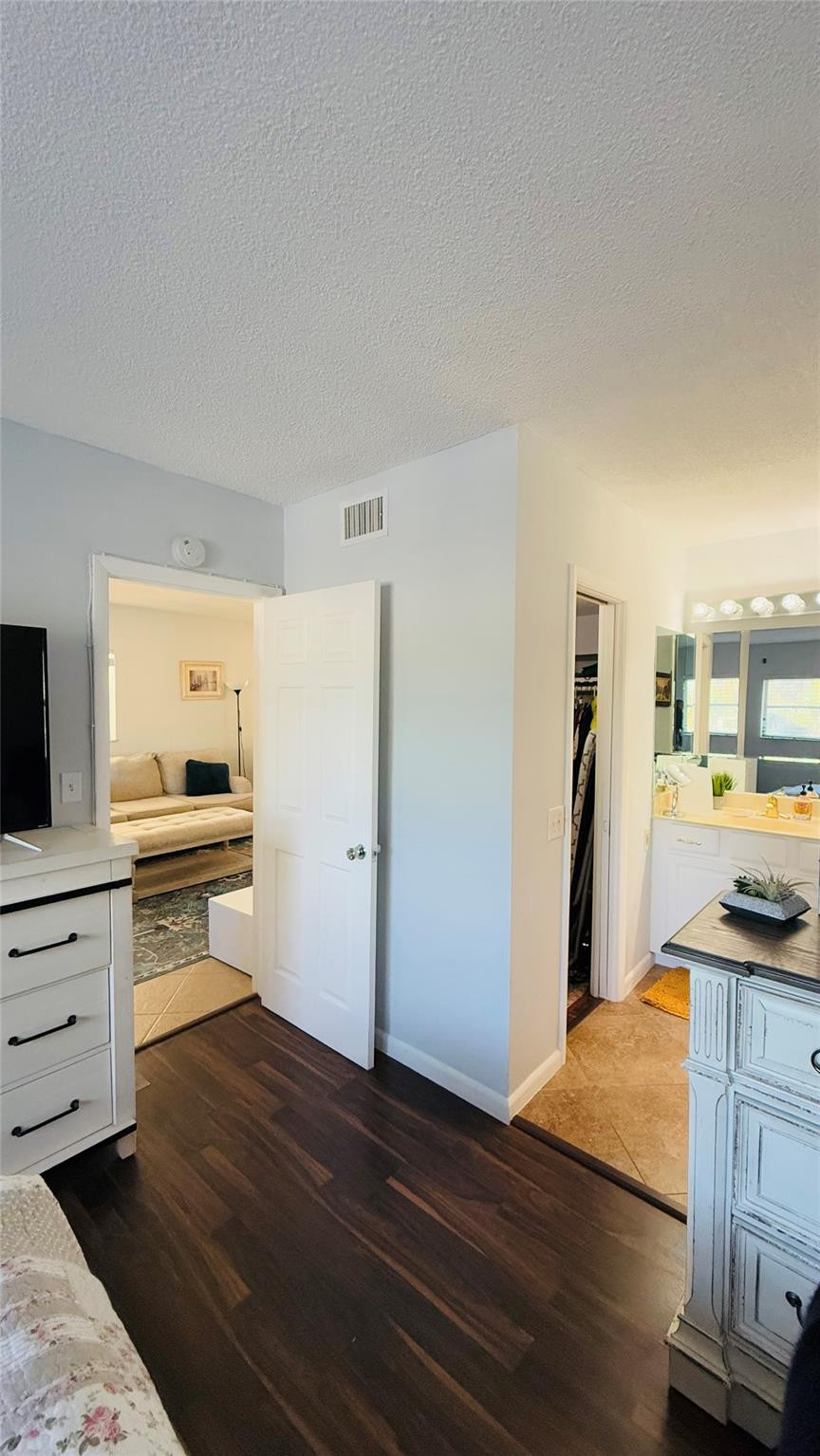 CRYSTAL HOUSE CONDO - Residential