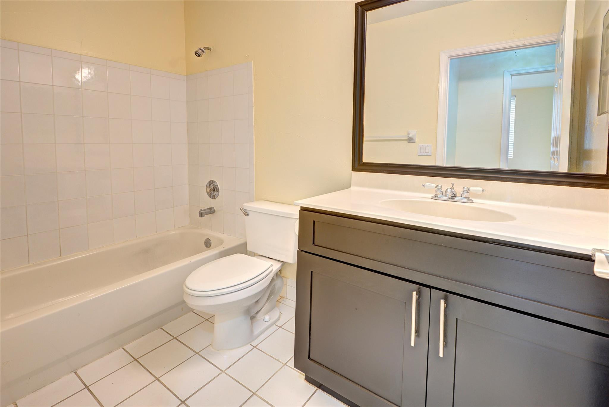 CORAL RIDGE DRIVE COMMERCIAL - Residential Lease