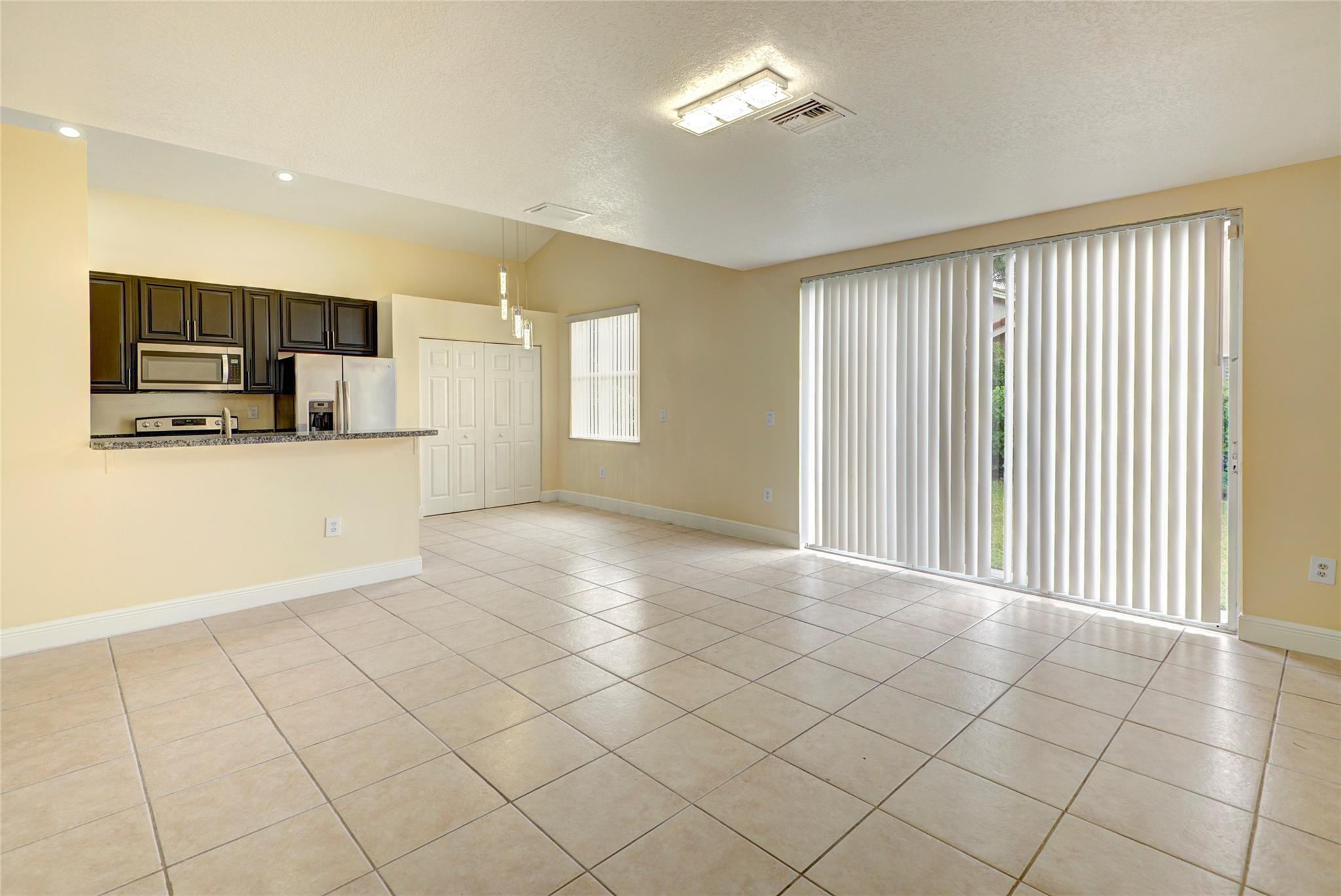 CORAL RIDGE DRIVE COMMERCIAL - Residential Lease