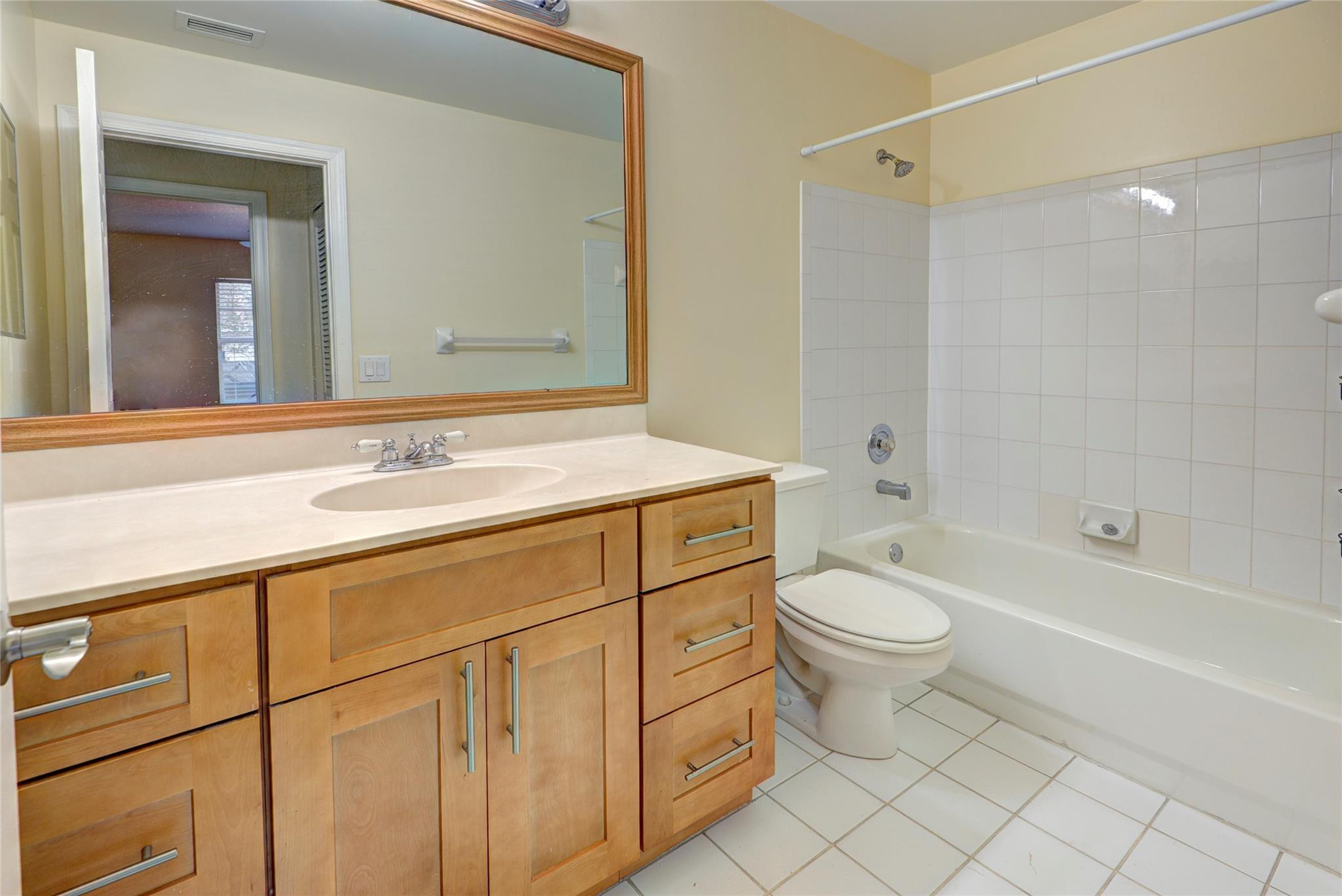CORAL RIDGE DRIVE COMMERCIAL - Residential Lease