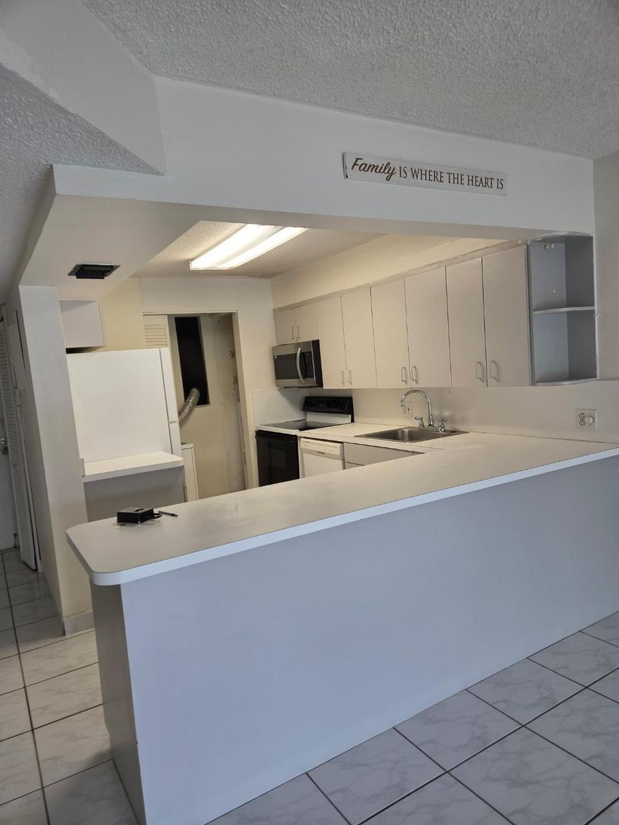 Beautiful large 2 bedroom/2 bath condo in Tamarac. first floor, tile throughout the unit, washer and dryer in unit, Great location near University DR, shopping and dining choices. Shows nice and clean. As per association 630 credit score is needed for all applicants 18 and over. Beautiful large 2 bedroom/2 bath condo in Tamarac. first floor, tile throughout the unit, washer and dryer in unit, Great location near University DR, shopping and dining choices. Shows nice and clean. As per association 630 credit score is needed for all applicants 18 and over.