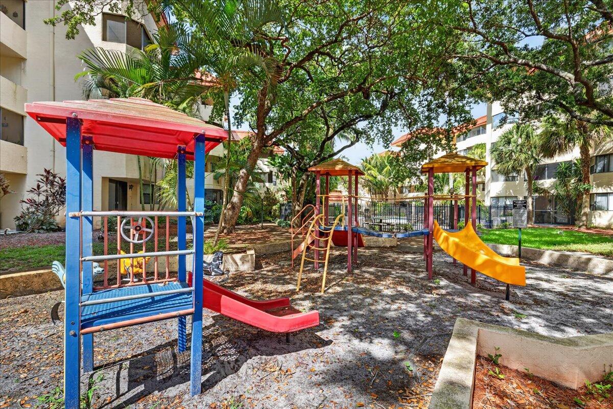 PLANTATION FOREST CONDO - Residential