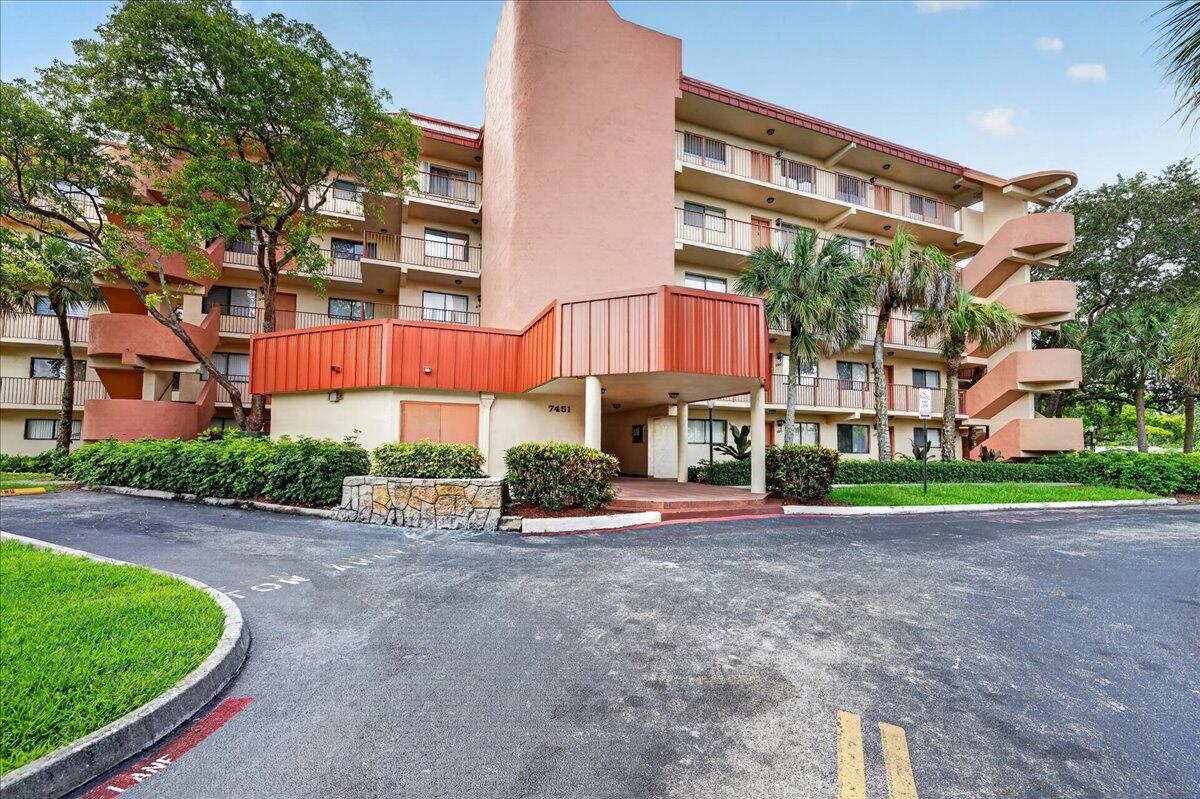 PLANTATION FOREST CONDO - Residential