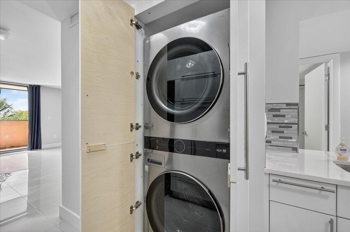 PLANTATION FOREST CONDO - Residential