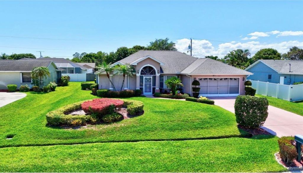 Photo of 3204 SE Otis Lane, Port Saint Lucie, FL 34984 (MLS # F10555368)