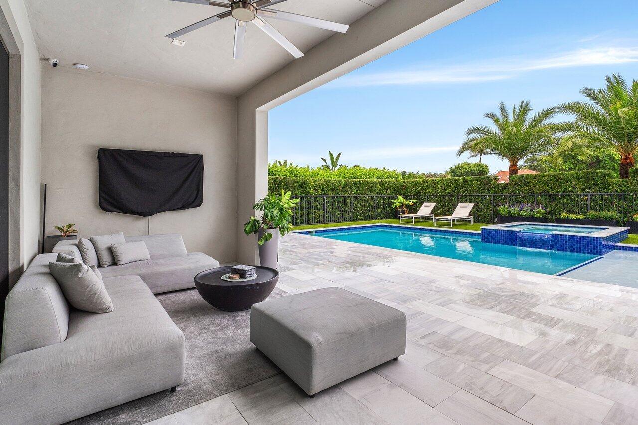BANYAN CAY RESORT COMMUNI - Residential Lease