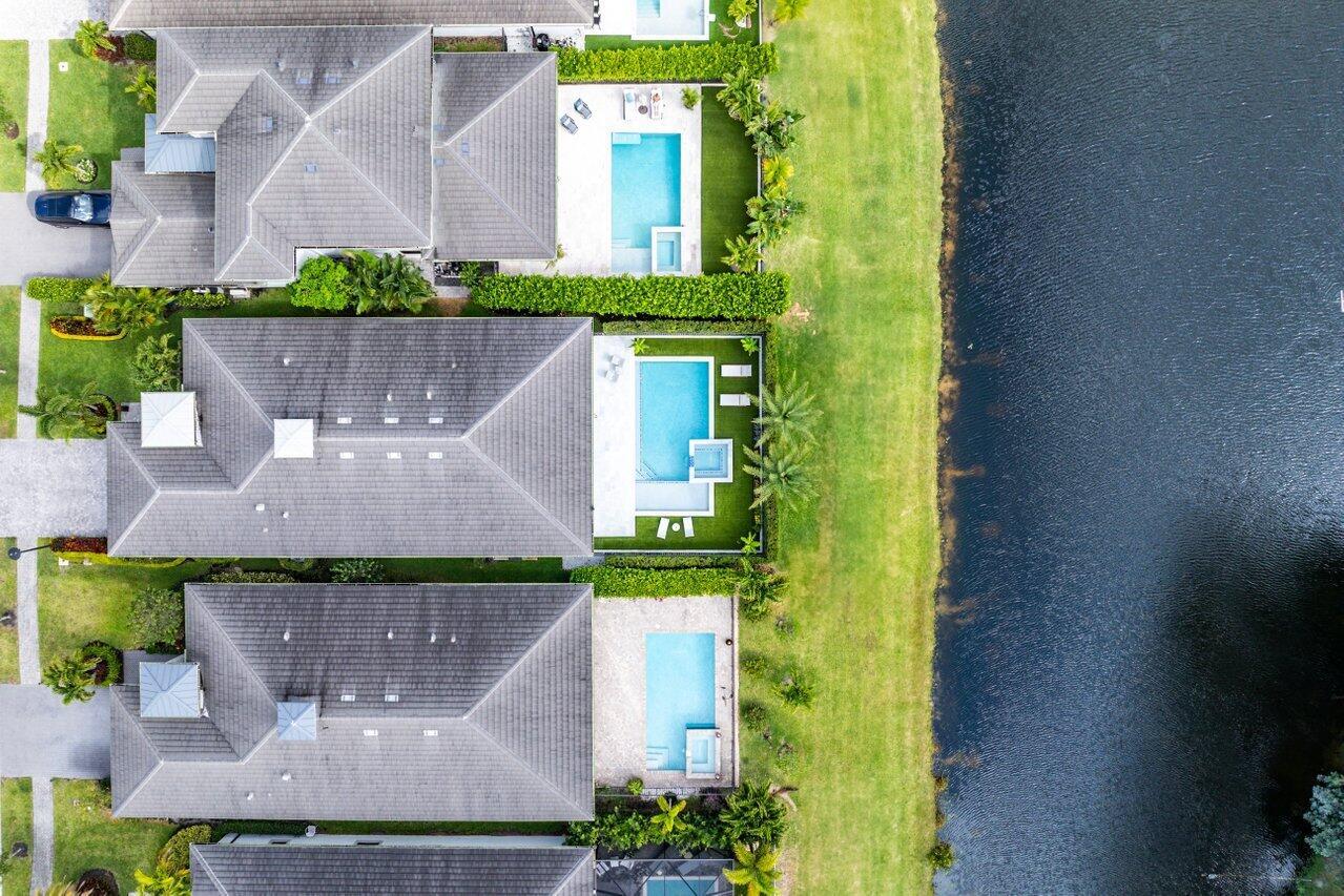 BANYAN CAY RESORT COMMUNI - Residential Lease